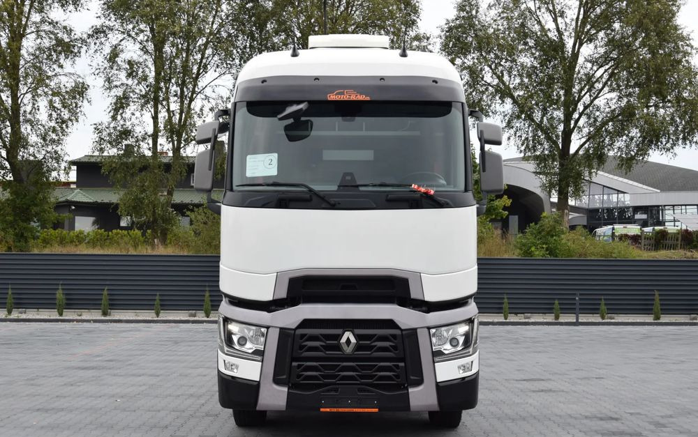 Renault T520 COMFORT / KLIMATYZACJA POSTOJOWA / ACC / LEDY / XENON / 2 ZBIORNIKI / NISKI PRZEBIEG / SERWISOWANY / SPROWADZONY - Trekker: afbeelding 2 Renault T520 COMFORT / KLIMATYZACJA POSTOJOWA / ACC / LEDY / XENON / 2 ZBIORNIKI / NISKI PRZEBIEG / SERWISOWANY / SPROWADZONY - Trekker: afbeelding 2