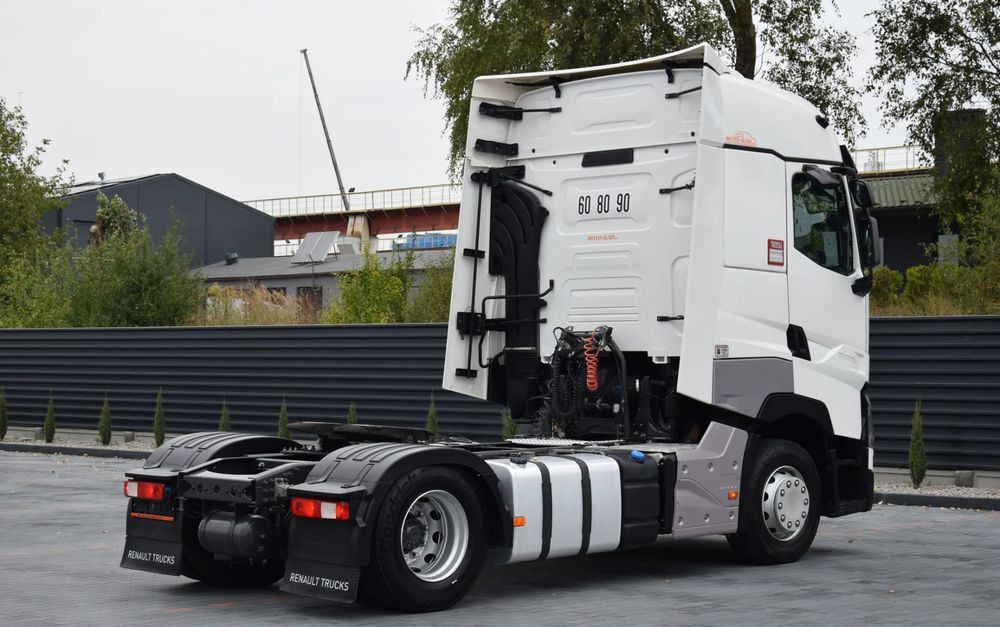 Renault T520 COMFORT / KLIMATYZACJA POSTOJOWA / ACC / LEDY / XENON / 2 ZBIORNIKI / NISKI PRZEBIEG / SERWISOWANY / SPROWADZONY - Trekker: afbeelding 5 Renault T520 COMFORT / KLIMATYZACJA POSTOJOWA / ACC / LEDY / XENON / 2 ZBIORNIKI / NISKI PRZEBIEG / SERWISOWANY / SPROWADZONY - Trekker: afbeelding 5