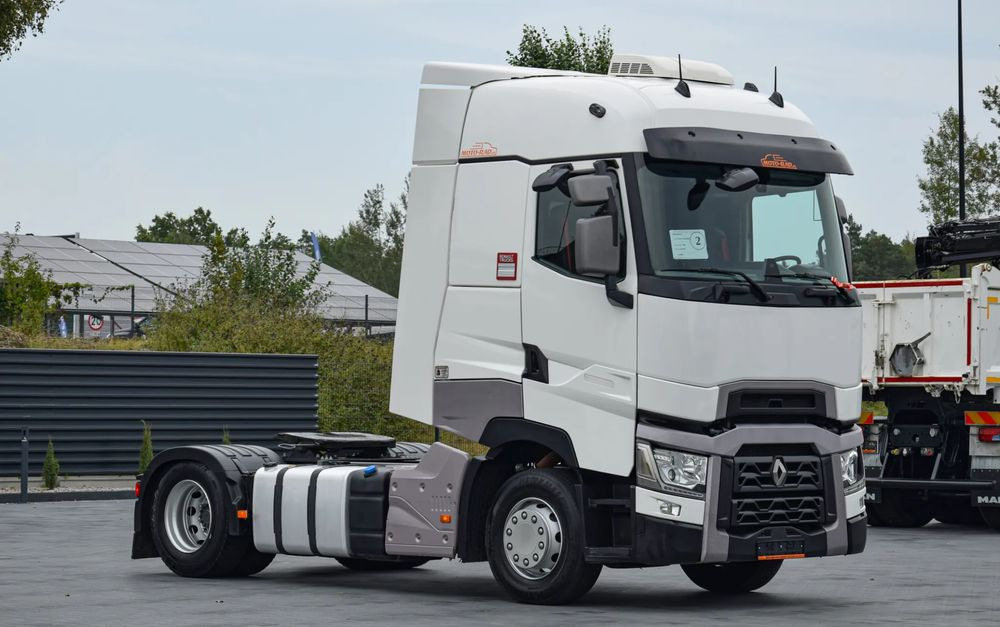 Renault T520 COMFORT / KLIMATYZACJA POSTOJOWA / ACC / LEDY / XENON / 2 ZBIORNIKI / NISKI PRZEBIEG / SERWISOWANY / SPROWADZONY - Trekker: afbeelding 3 Renault T520 COMFORT / KLIMATYZACJA POSTOJOWA / ACC / LEDY / XENON / 2 ZBIORNIKI / NISKI PRZEBIEG / SERWISOWANY / SPROWADZONY - Trekker: afbeelding 3