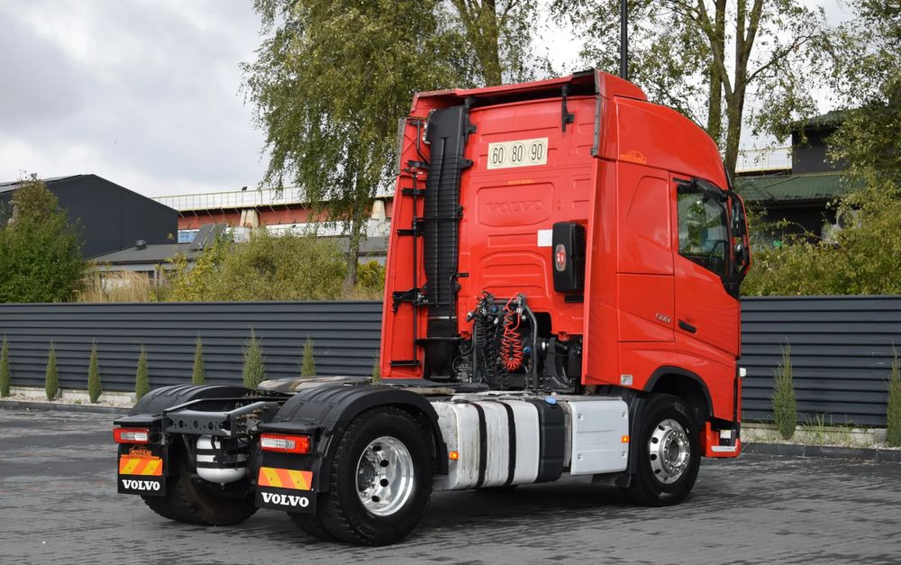 Volvo FH500 / HYDRAULIKA / EURO 6 / ACC / LEDY / ALUFELGI / SERWISOWANY / SPROWADZONY - Trekker: afbeelding 5 Volvo FH500 / HYDRAULIKA / EURO 6 / ACC / LEDY / ALUFELGI / SERWISOWANY / SPROWADZONY - Trekker: afbeelding 5