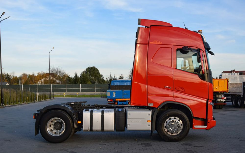 Volvo FH500 / HYDRAULIKA / EURO 6 / ACC / LEDY / ALUFELGI / SERWISOWANY / SPROWADZONY - Trekker: afbeelding 4 Volvo FH500 / HYDRAULIKA / EURO 6 / ACC / LEDY / ALUFELGI / SERWISOWANY / SPROWADZONY - Trekker: afbeelding 4