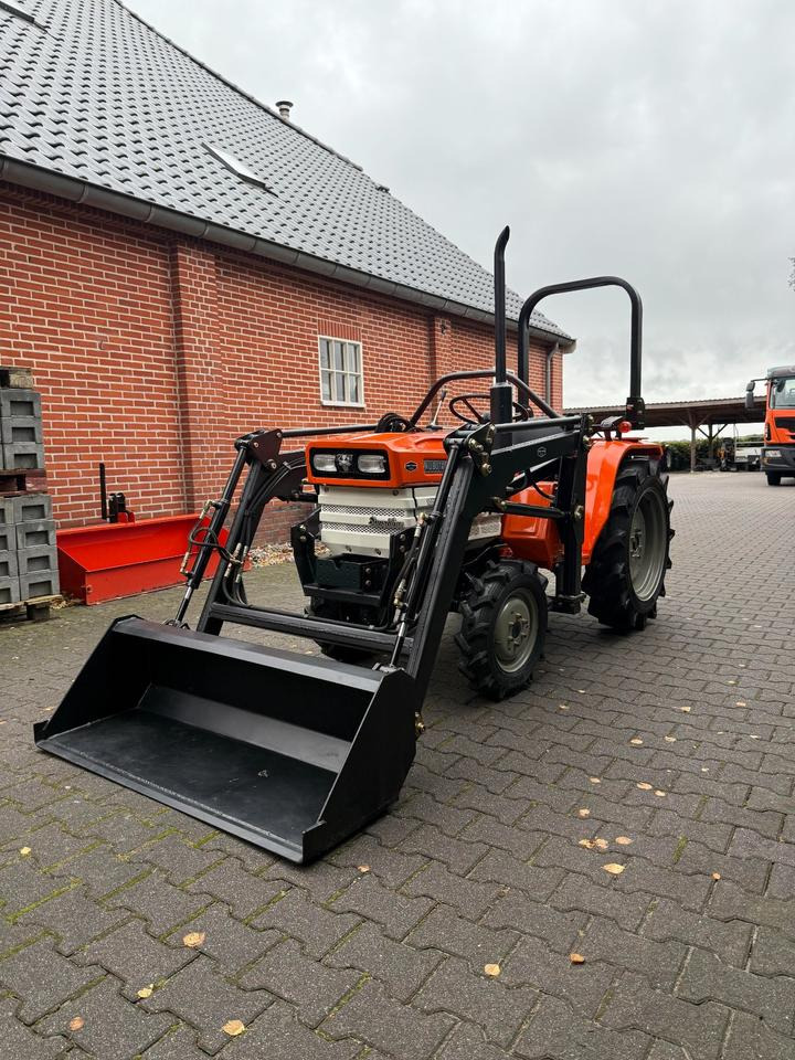 Kleintraktor Kubota B1600 mit Frontlader ab 125 € pro Monat. - Mini tractor: afbeelding 1 Kleintraktor Kubota B1600 mit Frontlader ab 125 € pro Monat. - Mini tractor: afbeelding 1