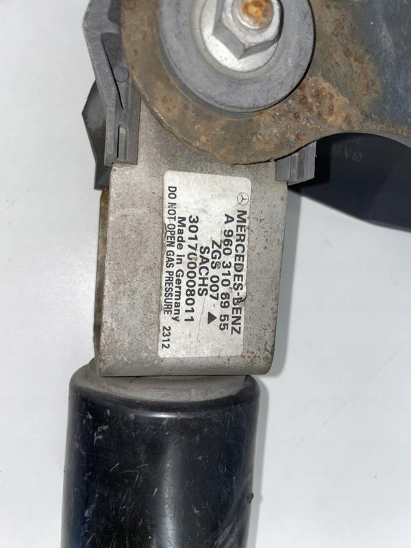 AMORTYZATOR WSPORNIK KABINY ACTROS A9603106955 - Cabinevering voor Vrachtwagen: afbeelding 2 AMORTYZATOR WSPORNIK KABINY ACTROS A9603106955 - Cabinevering voor Vrachtwagen: afbeelding 2