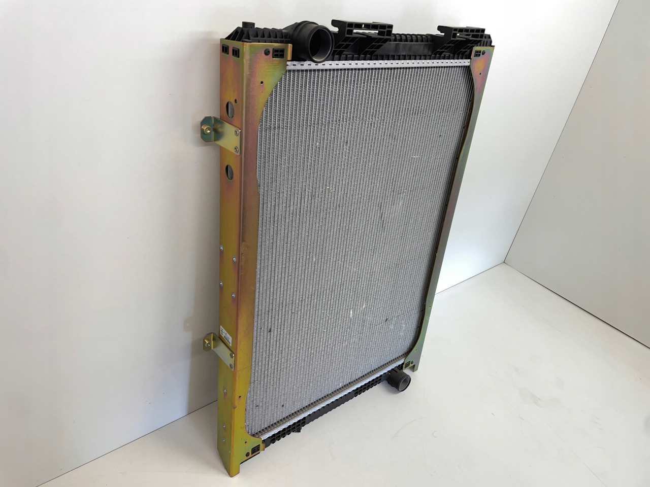 CHŁODNICA WODY MAN F2000 F 90 F 2000 F90 81061016437 - Waterpomp voor Vrachtwagen: afbeelding 2 CHŁODNICA WODY MAN F2000 F 90 F 2000 F90 81061016437 - Waterpomp voor Vrachtwagen: afbeelding 2