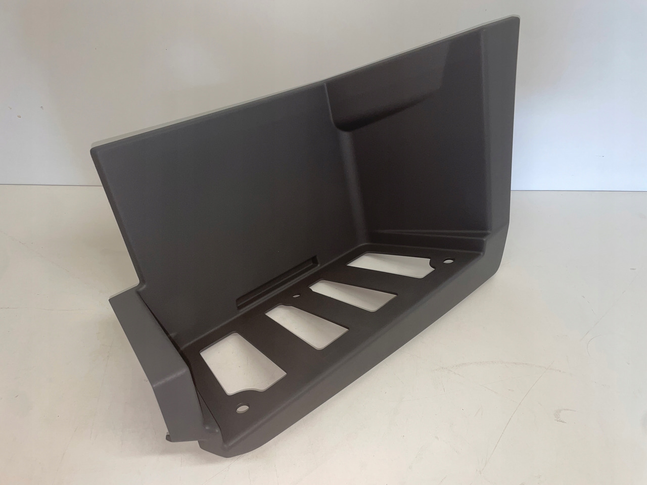 DOLNY STOPIEŃ STOPNICA MAN TGL TGM TGL-3 81615200327 - Treeplank voor Vrachtwagen: afbeelding 2 DOLNY STOPIEŃ STOPNICA MAN TGL TGM TGL-3 81615200327 - Treeplank voor Vrachtwagen: afbeelding 2