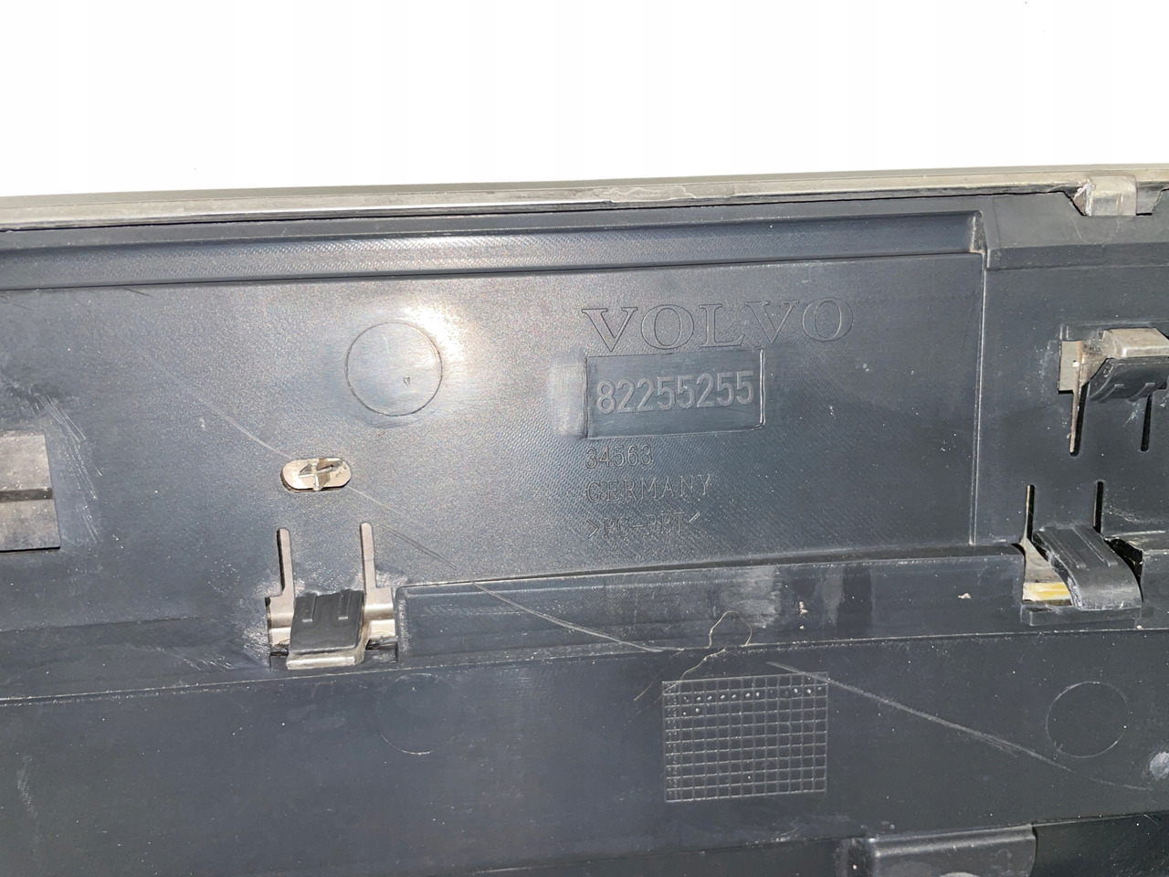 GRILL MASKI ATRAPA VOLVO FH13 FH 13 82255255 - Motorkap voor Vrachtwagen: afbeelding 3 GRILL MASKI ATRAPA VOLVO FH13 FH 13 82255255 - Motorkap voor Vrachtwagen: afbeelding 3