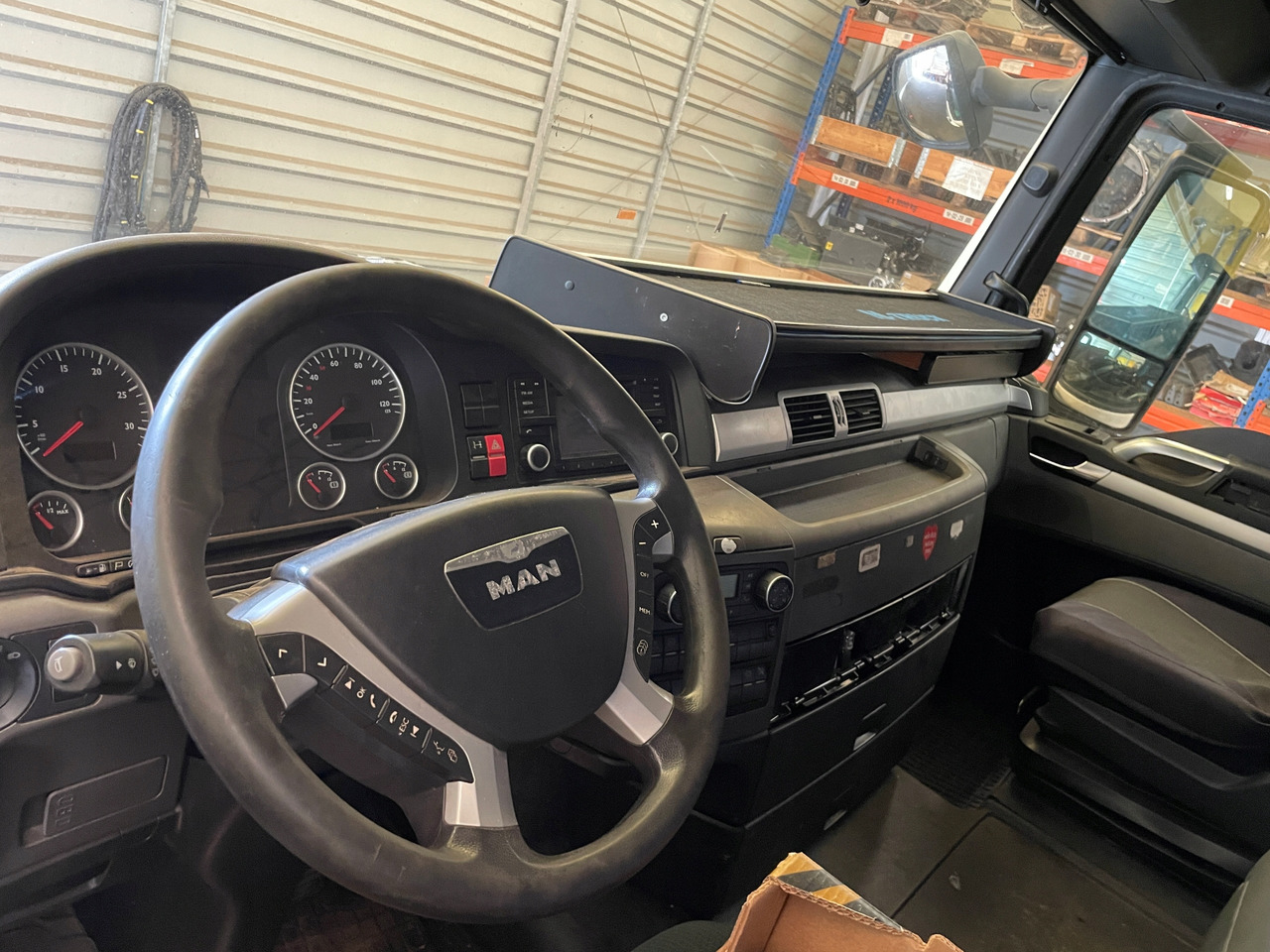 KABINA MAN TGX EURO 6 XLX BIAŁA KOLOR RAL 9010 - Cabine voor Vrachtwagen: afbeelding 3 KABINA MAN TGX EURO 6 XLX BIAŁA KOLOR RAL 9010 - Cabine voor Vrachtwagen: afbeelding 3