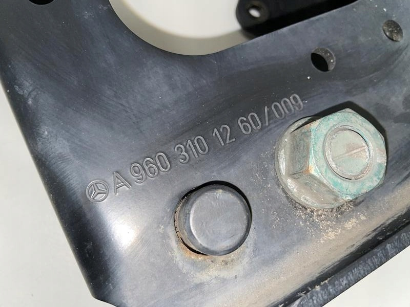 LEWE MOCOWANIE UCHWYT KABINY ACTROS A9603101260 - Cabinevering voor Vrachtwagen: afbeelding 2 LEWE MOCOWANIE UCHWYT KABINY ACTROS A9603101260 - Cabinevering voor Vrachtwagen: afbeelding 2