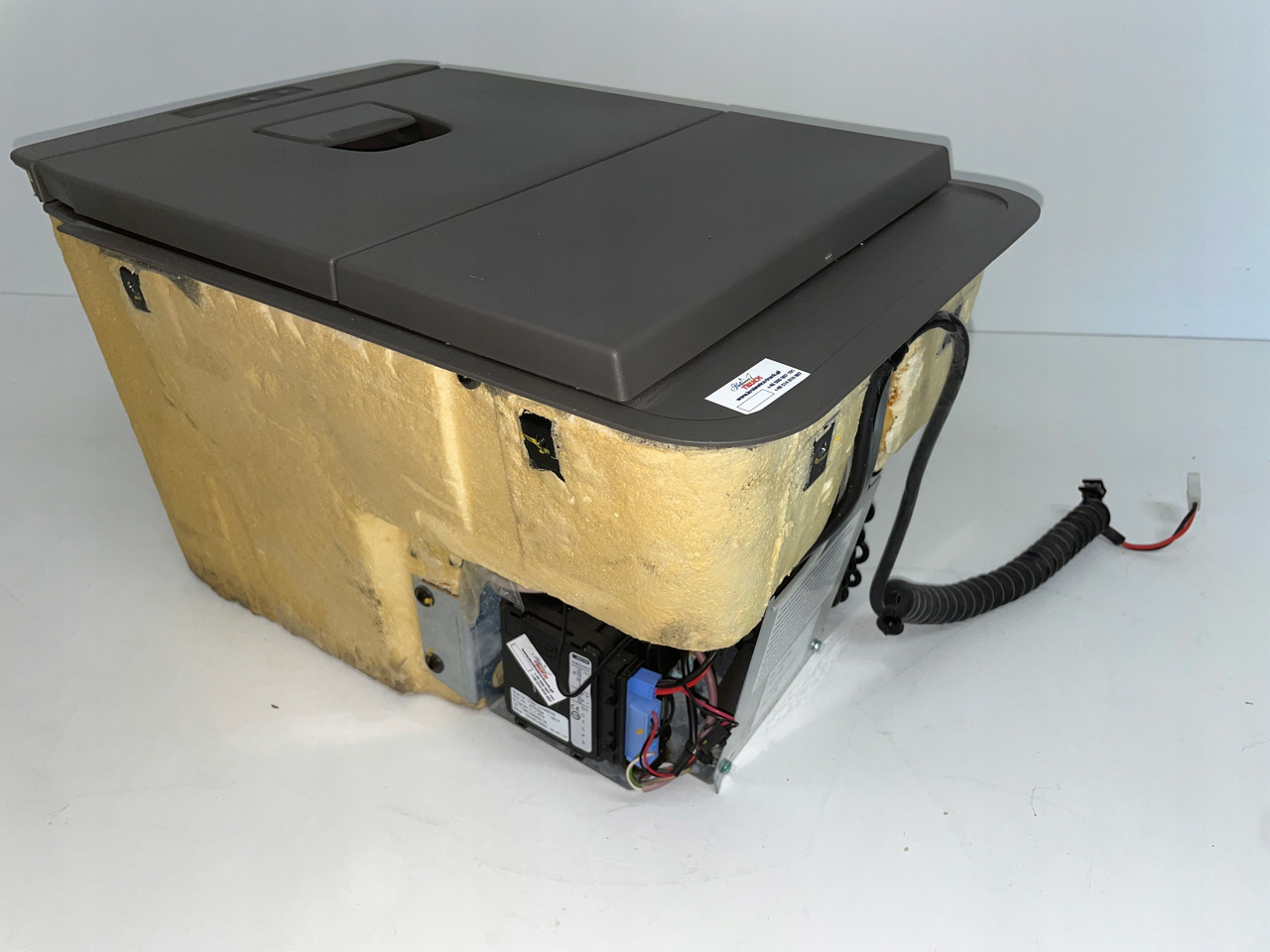 LODÓWKA CHŁODZIARKA SCANIA P G NGS 2770786 - Cabine en interieur voor Vrachtwagen: afbeelding 4 LODÓWKA CHŁODZIARKA SCANIA P G NGS 2770786 - Cabine en interieur voor Vrachtwagen: afbeelding 4