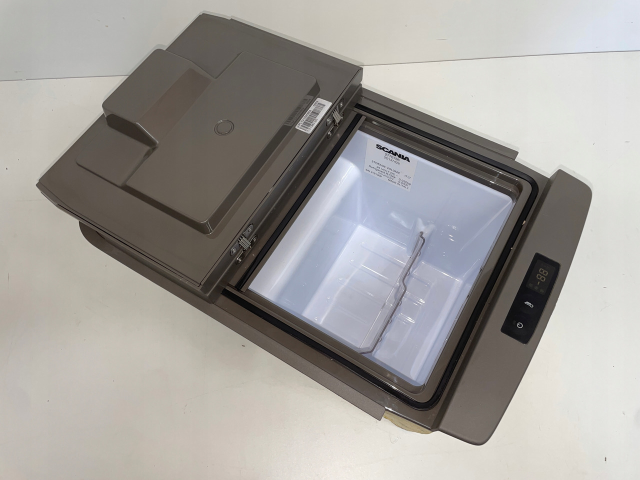 LODÓWKA CHŁODZIARKA SCANIA P G NGS 2770786 - Cabine en interieur voor Vrachtwagen: afbeelding 3 LODÓWKA CHŁODZIARKA SCANIA P G NGS 2770786 - Cabine en interieur voor Vrachtwagen: afbeelding 3