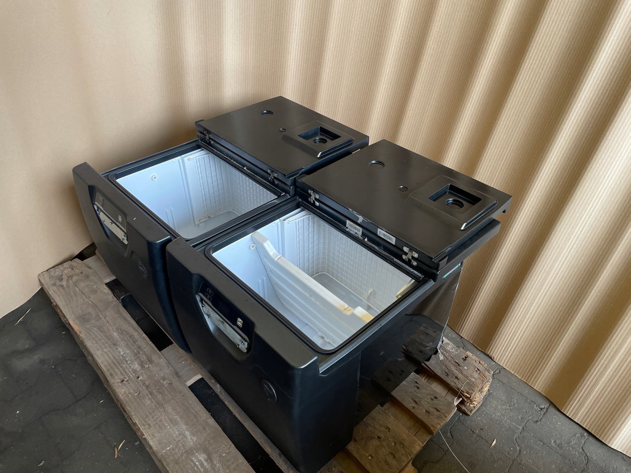 LODÓWKA IVECO S-WAY S WAY wysoka - Cabine en interieur voor Vrachtwagen: afbeelding 3 LODÓWKA IVECO S-WAY S WAY wysoka - Cabine en interieur voor Vrachtwagen: afbeelding 3