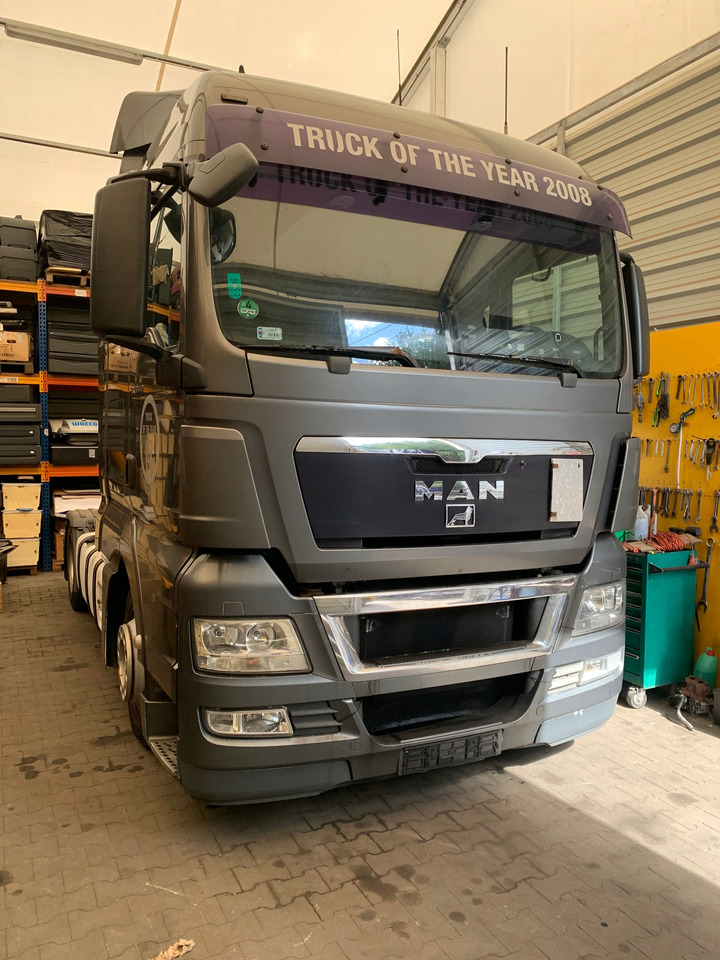 MASKA ATRAPA GRILL POLIK OWIEWKA MAN TGX - Motorkap voor Vrachtwagen: afbeelding 3 MASKA ATRAPA GRILL POLIK OWIEWKA MAN TGX - Motorkap voor Vrachtwagen: afbeelding 3