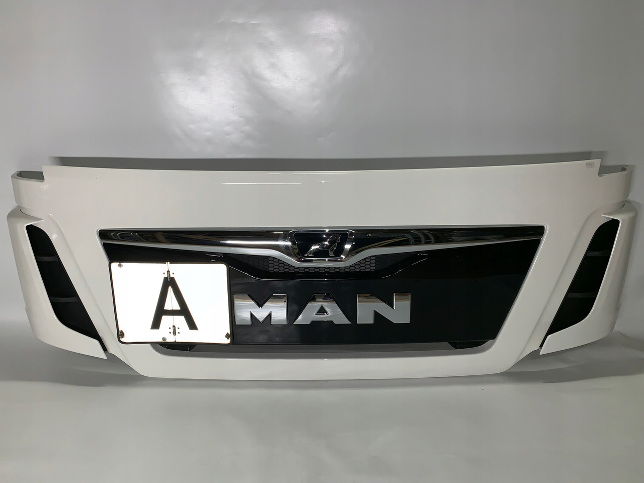 MASKA ATRAPA MAN TGS EURO 6 LIFT 975 - Motorkap voor Vrachtwagen: afbeelding 1 MASKA ATRAPA MAN TGS EURO 6 LIFT 975 - Motorkap voor Vrachtwagen: afbeelding 1