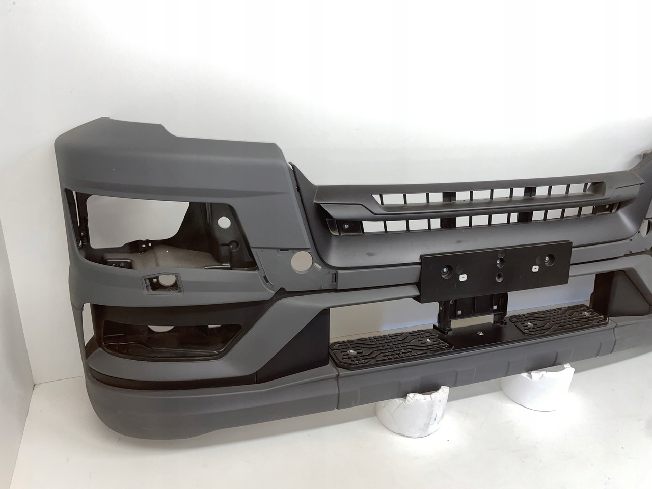 OKULAR STELAŻ OBUDOWA ZDERZAK MAN TG3 TGS3 TGS 3 81416105862 - Bumper voor Vrachtwagen: afbeelding 2 OKULAR STELAŻ OBUDOWA ZDERZAK MAN TG3 TGS3 TGS 3 81416105862 - Bumper voor Vrachtwagen: afbeelding 2