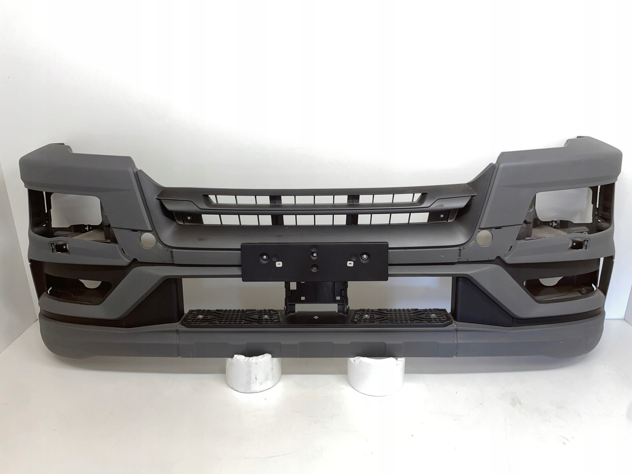 OKULAR STELAŻ OBUDOWA ZDERZAK MAN TG3 TGS3 TGS 3 81416105862 - Bumper voor Vrachtwagen: afbeelding 1 OKULAR STELAŻ OBUDOWA ZDERZAK MAN TG3 TGS3 TGS 3 81416105862 - Bumper voor Vrachtwagen: afbeelding 1