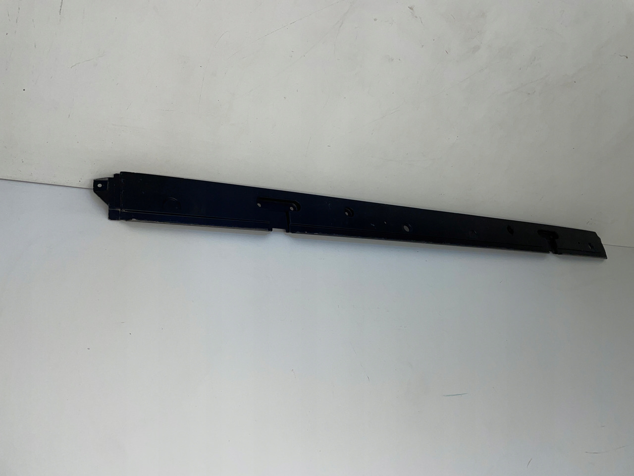 PODSZYBIEMASKOWNICA SZYBY OSŁONA DAF CV 1665944 - Voorruit voor Vrachtwagen: afbeelding 3 PODSZYBIEMASKOWNICA SZYBY OSŁONA DAF CV 1665944 - Voorruit voor Vrachtwagen: afbeelding 3