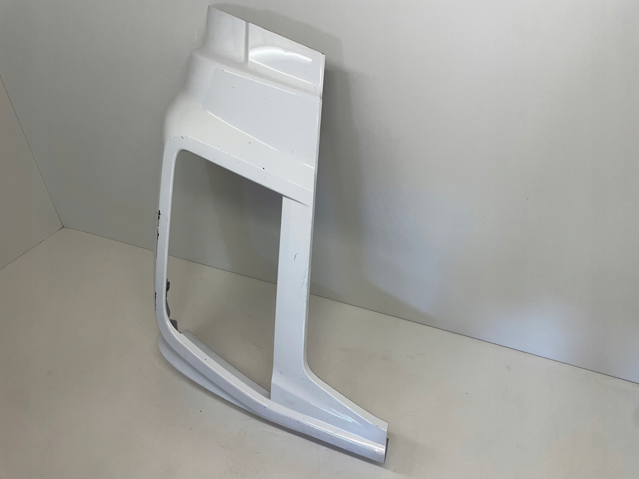 PRAWA OSŁONA OKULAR ZDERZAK FORD F-MAX JC46-17E950-A - Bumper voor Vrachtwagen: afbeelding 3 PRAWA OSŁONA OKULAR ZDERZAK FORD F-MAX JC46-17E950-A - Bumper voor Vrachtwagen: afbeelding 3