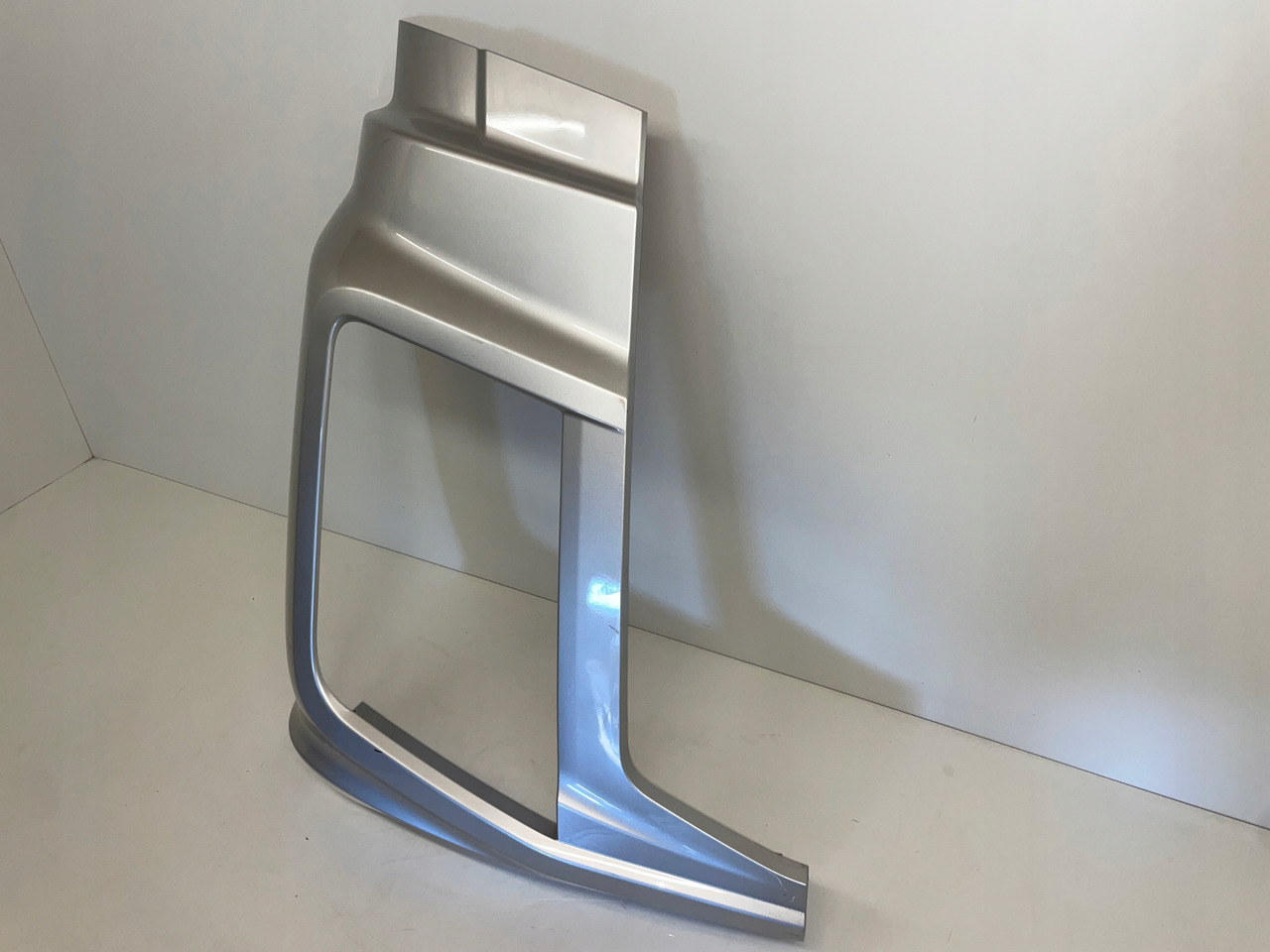 PRAWA OSŁONA OKULAR ZDERZAK FORD F-MAX JC46-17E950-A - Bumper voor Vrachtwagen: afbeelding 3 PRAWA OSŁONA OKULAR ZDERZAK FORD F-MAX JC46-17E950-A - Bumper voor Vrachtwagen: afbeelding 3