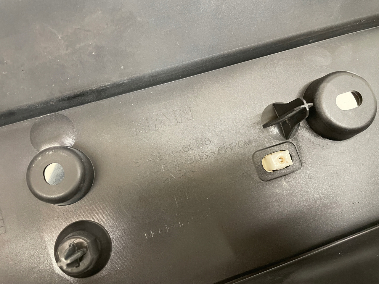 ŚRODKOWY GRILL CHROM ZDERZAKA MAN TGS TG3 TGS 3 ATRAPA 81416146086 - Treeplank: afbeelding 5 ŚRODKOWY GRILL CHROM ZDERZAKA MAN TGS TG3 TGS 3 ATRAPA 81416146086 - Treeplank: afbeelding 5