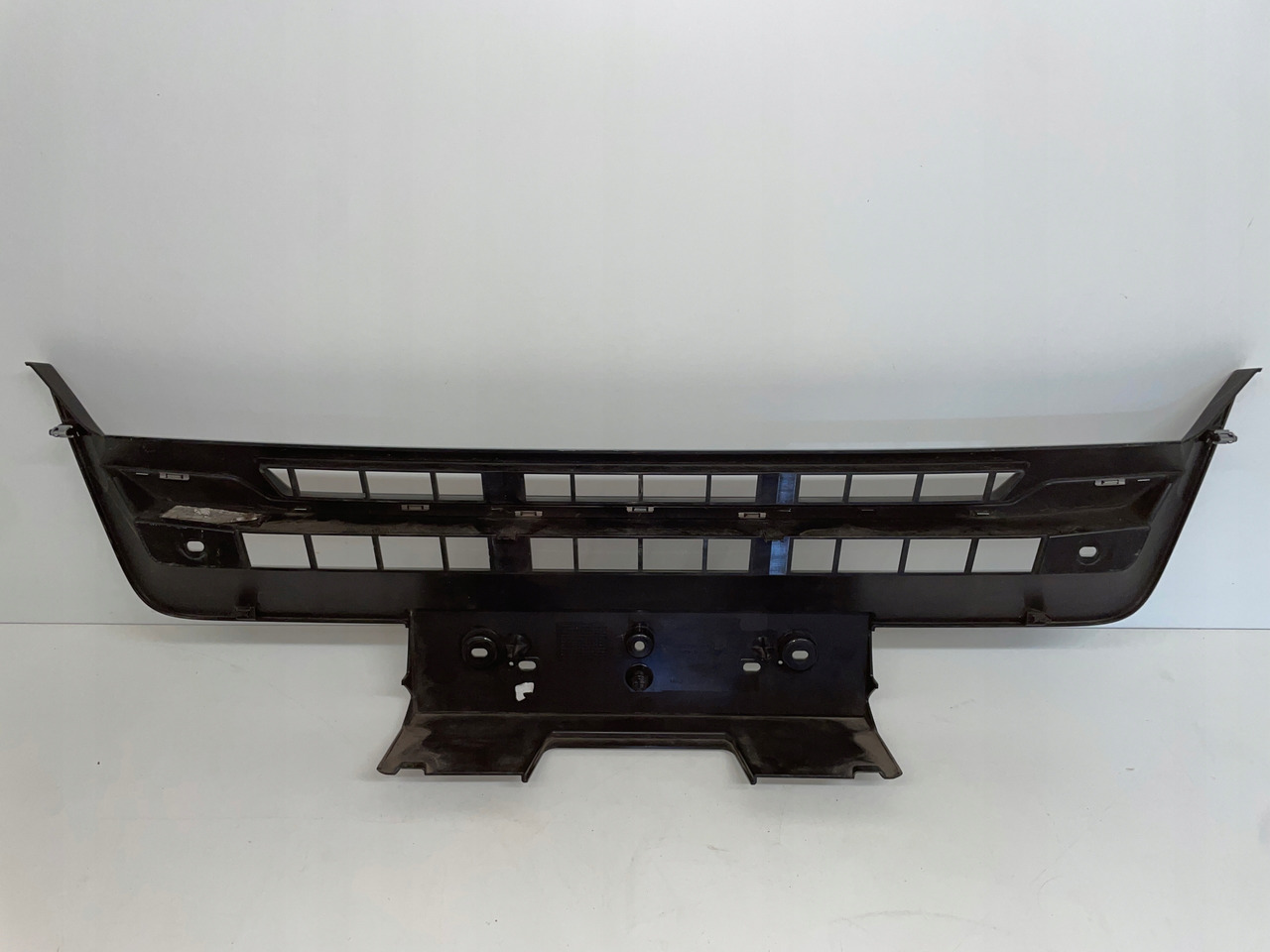 ŚRODKOWY GRILL CHROM ZDERZAKA MAN TGS TG3 TGS 3 ATRAPA 81416146086 - Rooster voor Vrachtwagen: afbeelding 4 ŚRODKOWY GRILL CHROM ZDERZAKA MAN TGS TG3 TGS 3 ATRAPA 81416146086 - Rooster voor Vrachtwagen: afbeelding 4