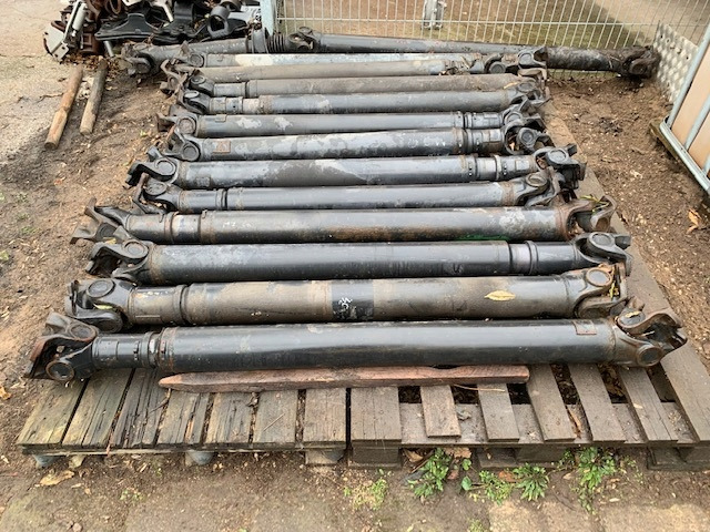 WAŁ NAPĘDOWY MAN TGA TGX TGS CENA OD 100 ZŁ - Aandrijfas voor Vrachtwagen: afbeelding 4 WAŁ NAPĘDOWY MAN TGA TGX TGS CENA OD 100 ZŁ - Aandrijfas voor Vrachtwagen: afbeelding 4