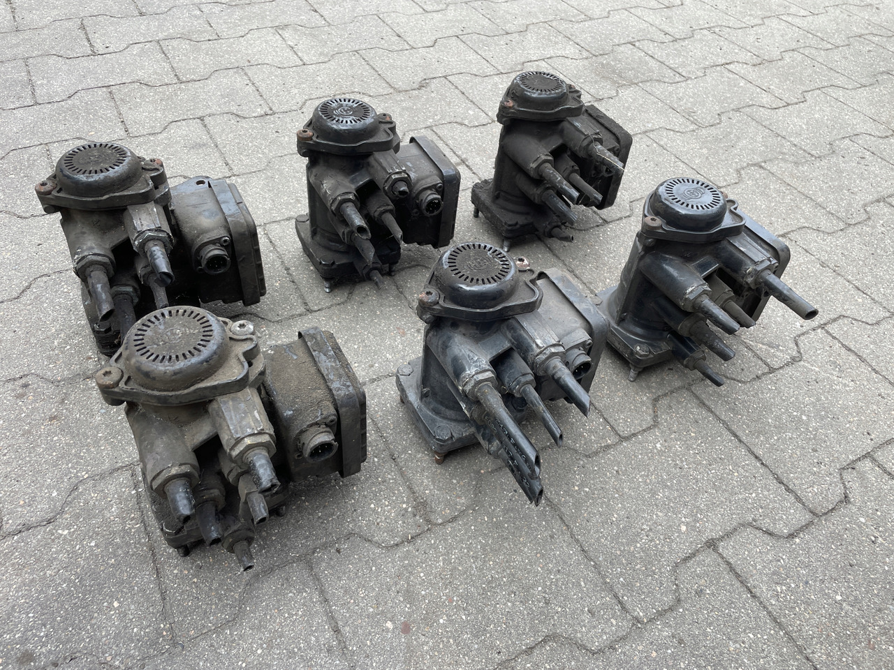 ZAWÓR EUROPA MODULATOR EBS MAN TGA TGS TGX 81523016213 - Remventiel voor Vrachtwagen: afbeelding 4 ZAWÓR EUROPA MODULATOR EBS MAN TGA TGS TGX 81523016213 - Remventiel voor Vrachtwagen: afbeelding 4