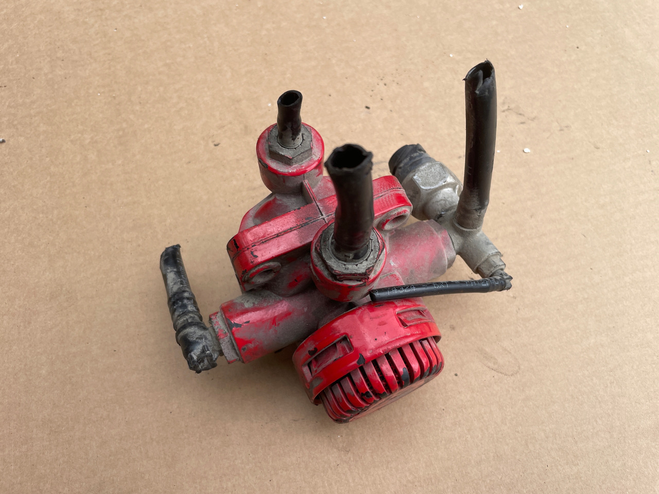 ZAWÓR HAMULCA RĘCZNEGO WABCO MAN TGX TGA TGS 81521166075 - Remventiel voor Vrachtwagen: afbeelding 1 ZAWÓR HAMULCA RĘCZNEGO WABCO MAN TGX TGA TGS 81521166075 - Remventiel voor Vrachtwagen: afbeelding 1