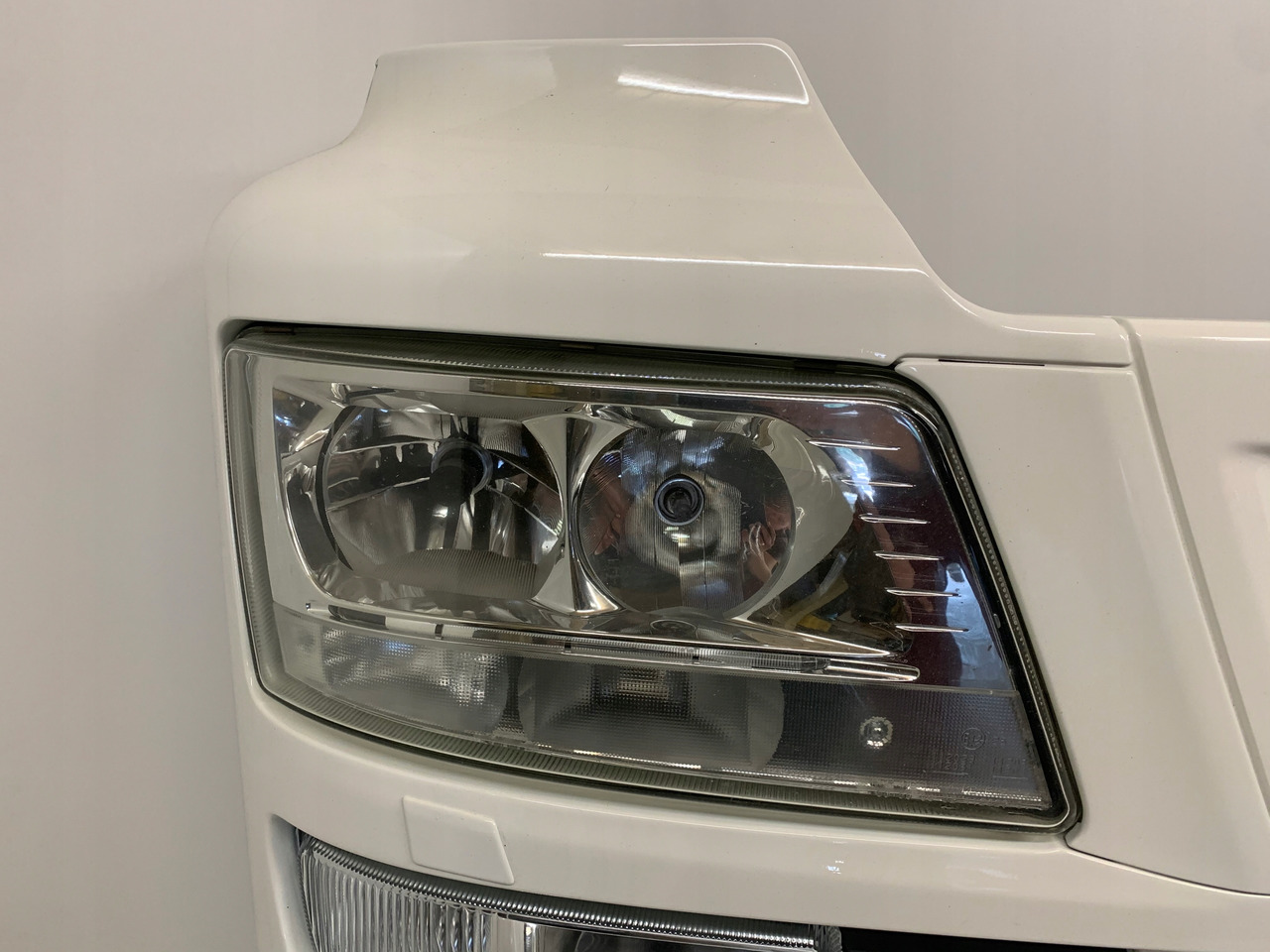 ZDERZAK XENON MAN TGS - Bumper voor Vrachtwagen: afbeelding 3 ZDERZAK XENON MAN TGS - Bumper voor Vrachtwagen: afbeelding 3