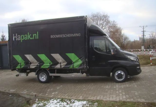 Iveco DAILY 35 C 15 3.0TDI FIRANA Z PRAWEJ STRONY 3.5T DMC WINDA - Bestelwagen gesloten laadbak: afbeelding 4 Iveco DAILY 35 C 15 3.0TDI FIRANA Z PRAWEJ STRONY 3.5T DMC WINDA - Bestelwagen gesloten laadbak: afbeelding 4