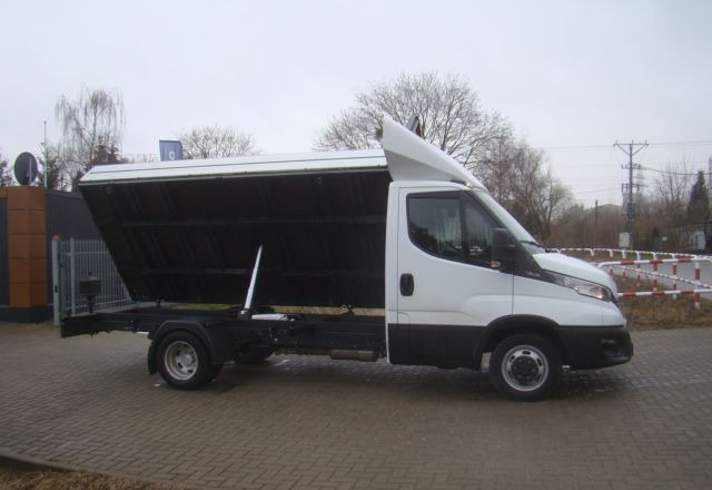 Iveco DAILY 35 C 15 3.5T 4.60M 3.5T NA HAKU CLIMATRONIC - Kipper bestelwagen: afbeelding 4 Iveco DAILY 35 C 15 3.5T 4.60M 3.5T NA HAKU CLIMATRONIC - Kipper bestelwagen: afbeelding 4