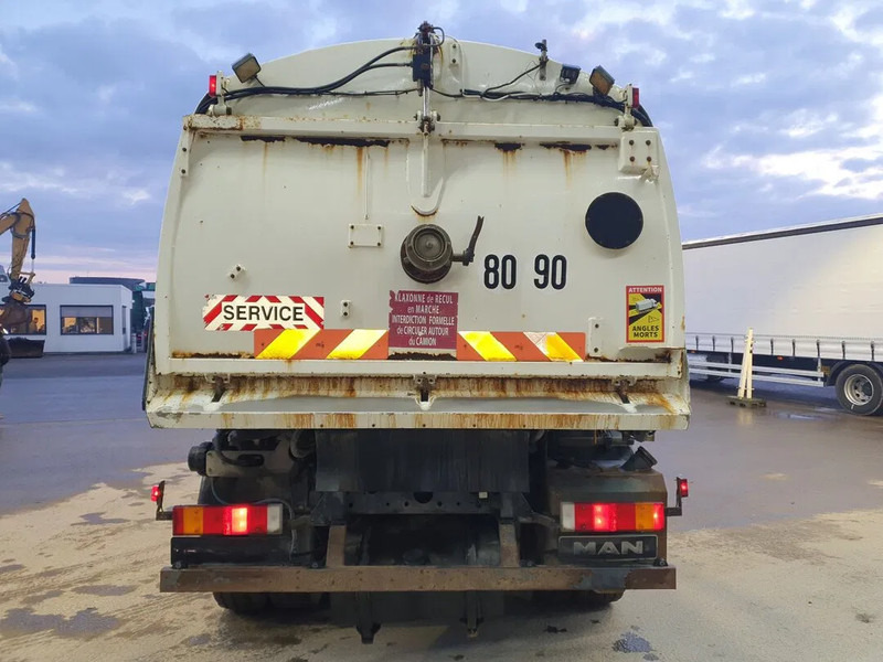 MAN LE 15.250 Eurovoirie Sweeper Manual Steelsuspension Euro 3 2007 - Veegwagen: afbeelding 4 MAN LE 15.250 Eurovoirie Sweeper Manual Steelsuspension Euro 3 2007 - Veegwagen: afbeelding 4