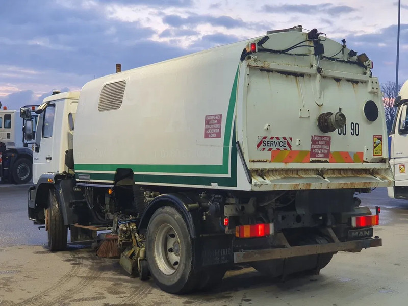 MAN LE 15.250 Eurovoirie Sweeper Manual Steelsuspension Euro 3 2007 - Veegwagen: afbeelding 3 MAN LE 15.250 Eurovoirie Sweeper Manual Steelsuspension Euro 3 2007 - Veegwagen: afbeelding 3