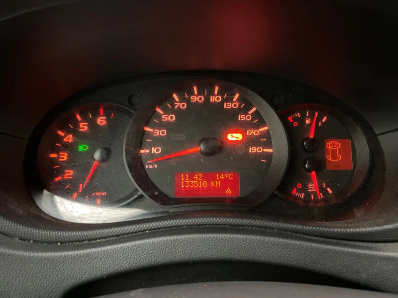 Kleine bestelwagen, Bestelwagen met dubbele cabine Renault Master T33 2.3 dCi L2H2: afbeelding 8