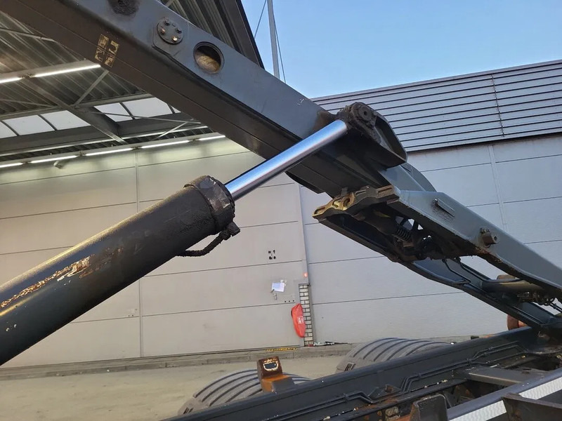 Scania G410 - Haakarmsysteem vrachtwagen: afbeelding 4 Scania G410 - Haakarmsysteem vrachtwagen: afbeelding 4