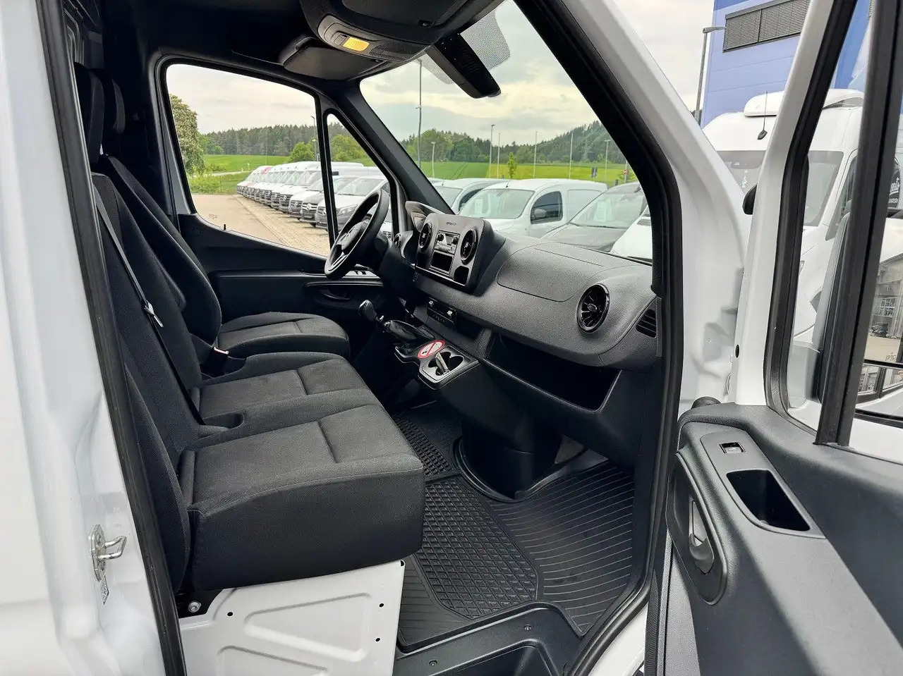 Gesloten bestelwagen Mercedes-Benz Sprinter 215 CDI Flach Lang Klima FWD: afbeelding 10 Gesloten bestelwagen Mercedes-Benz Sprinter 215 CDI Flach Lang Klima FWD: afbeelding 10