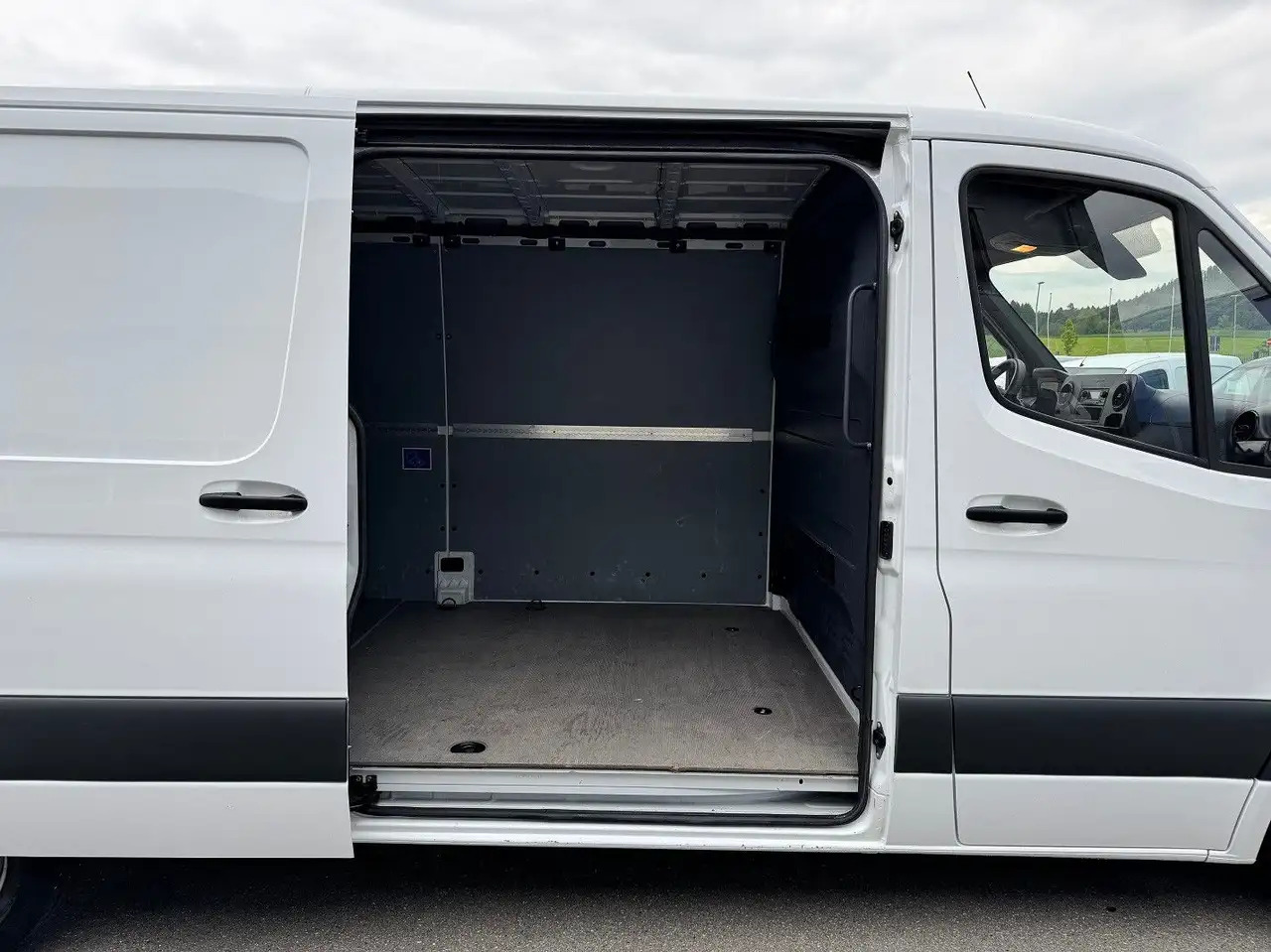 Gesloten bestelwagen Mercedes-Benz Sprinter 215 CDI Flach Lang Klima FWD: afbeelding 7 Gesloten bestelwagen Mercedes-Benz Sprinter 215 CDI Flach Lang Klima FWD: afbeelding 7
