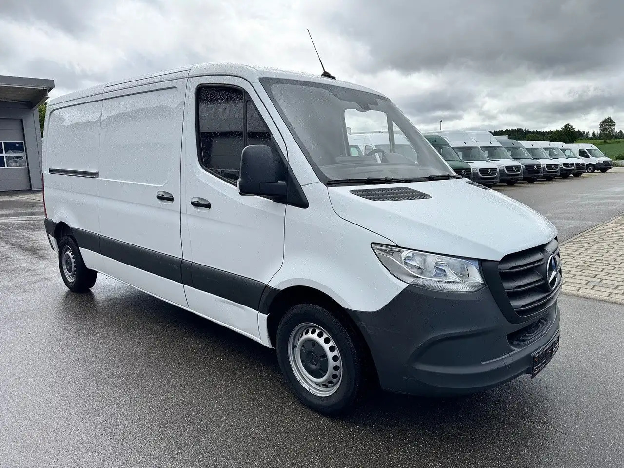 Mercedes-Benz Sprinter 215 CDI Flach Lang Klima FWD - Gesloten bestelwagen: afbeelding 2 Mercedes-Benz Sprinter 215 CDI Flach Lang Klima FWD - Gesloten bestelwagen: afbeelding 2