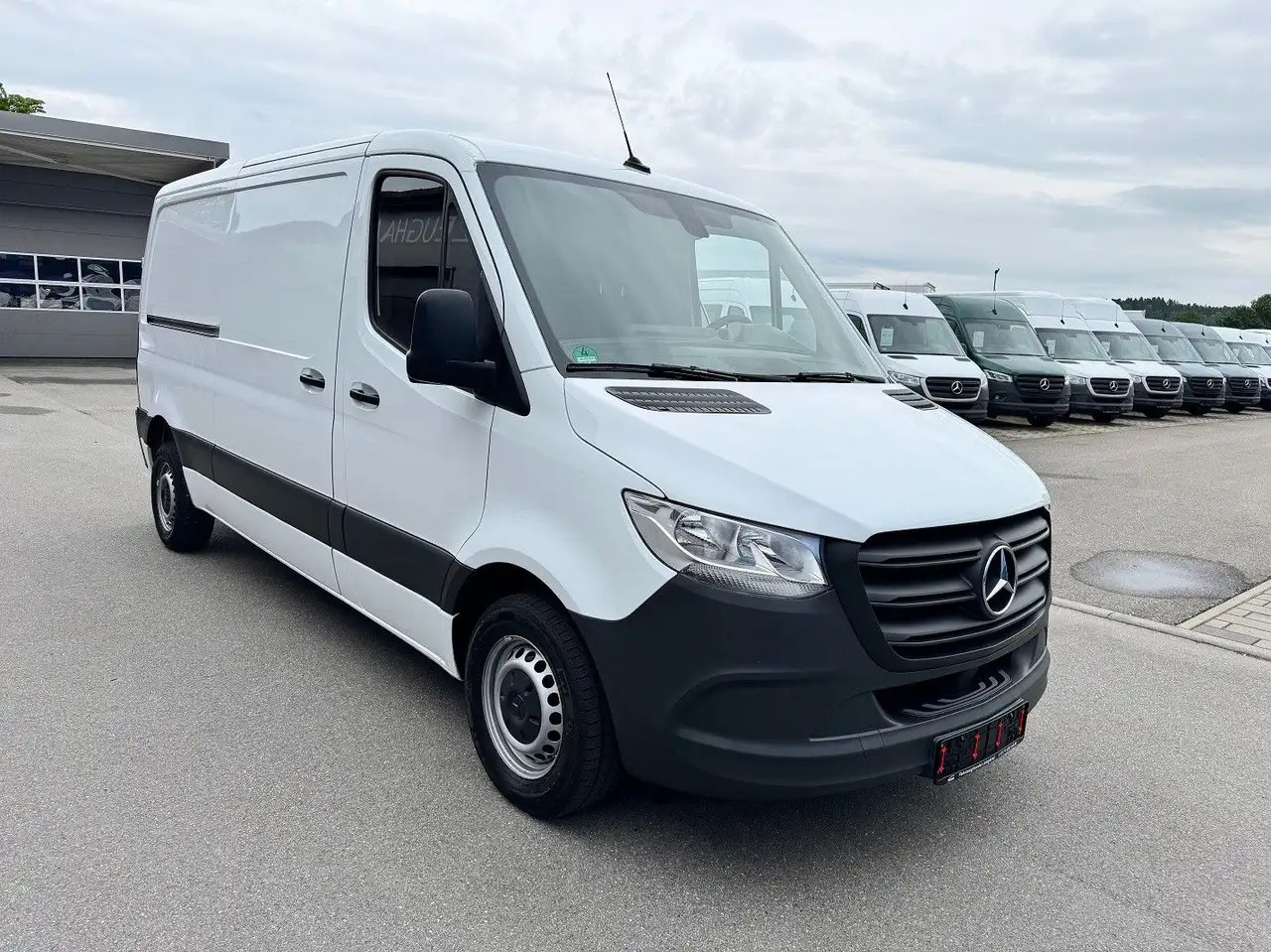 Mercedes-Benz Sprinter 215 CDI Flach Lang Klima FWD - Gesloten bestelwagen: afbeelding 2 Mercedes-Benz Sprinter 215 CDI Flach Lang Klima FWD - Gesloten bestelwagen: afbeelding 2