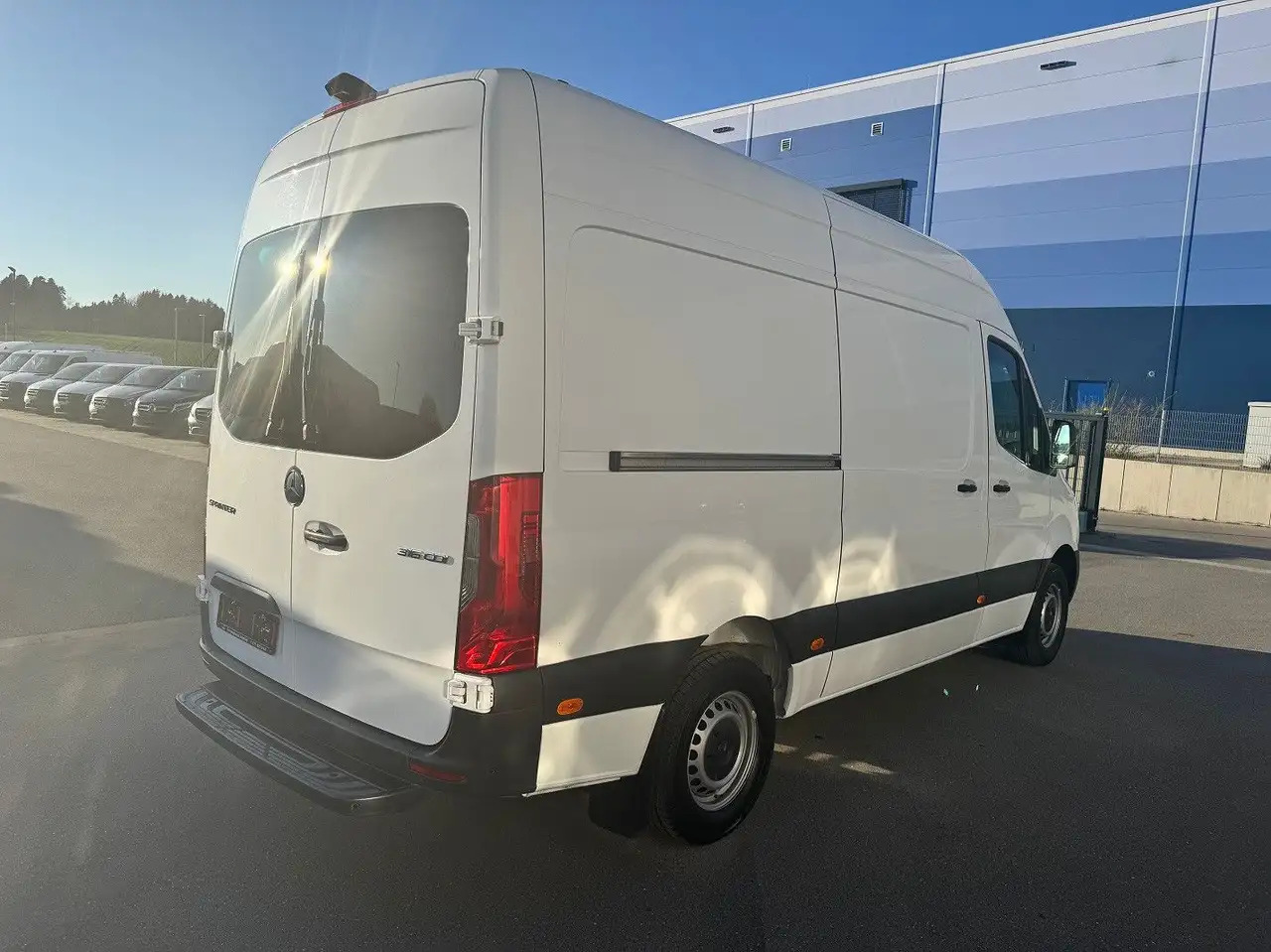 Mercedes-Benz Sprinter 316 CDI Lang Hoch Klima LED MBUX - Gesloten bestelwagen: afbeelding 4 Mercedes-Benz Sprinter 316 CDI Lang Hoch Klima LED MBUX - Gesloten bestelwagen: afbeelding 4