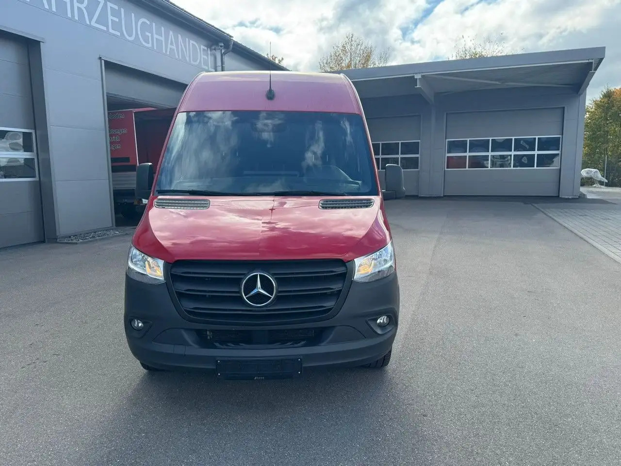 Mercedes-Benz Sprinter 317 CDI Maxi Lang Mixto AHK 3,5t MBUX - Gesloten bestelwagen: afbeelding 2 Mercedes-Benz Sprinter 317 CDI Maxi Lang Mixto AHK 3,5t MBUX - Gesloten bestelwagen: afbeelding 2