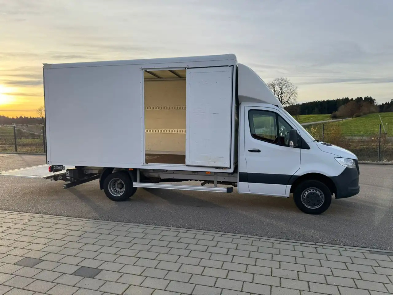 Mercedes-Benz Sprinter 516 CDI Maxi Koffer LBW AHK Klima - Bestelwagen gesloten laadbak: afbeelding 4 Mercedes-Benz Sprinter 516 CDI Maxi Koffer LBW AHK Klima - Bestelwagen gesloten laadbak: afbeelding 4