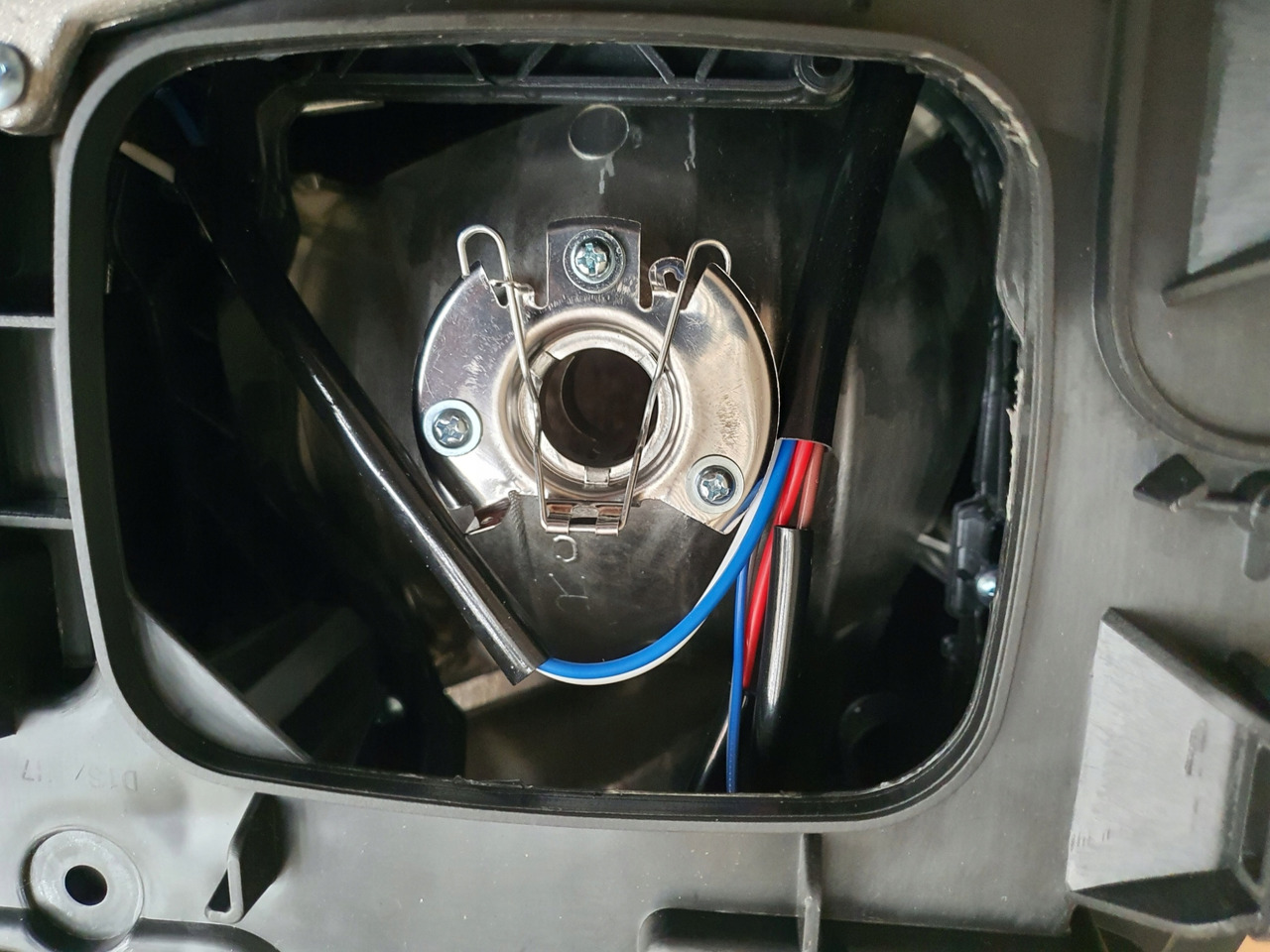 NOWY REFLEKTOR VOLVO FH4 PRAWY - Carrosserie en exterieur voor Vrachtwagen: afbeelding 5 NOWY REFLEKTOR VOLVO FH4 PRAWY - Carrosserie en exterieur voor Vrachtwagen: afbeelding 5