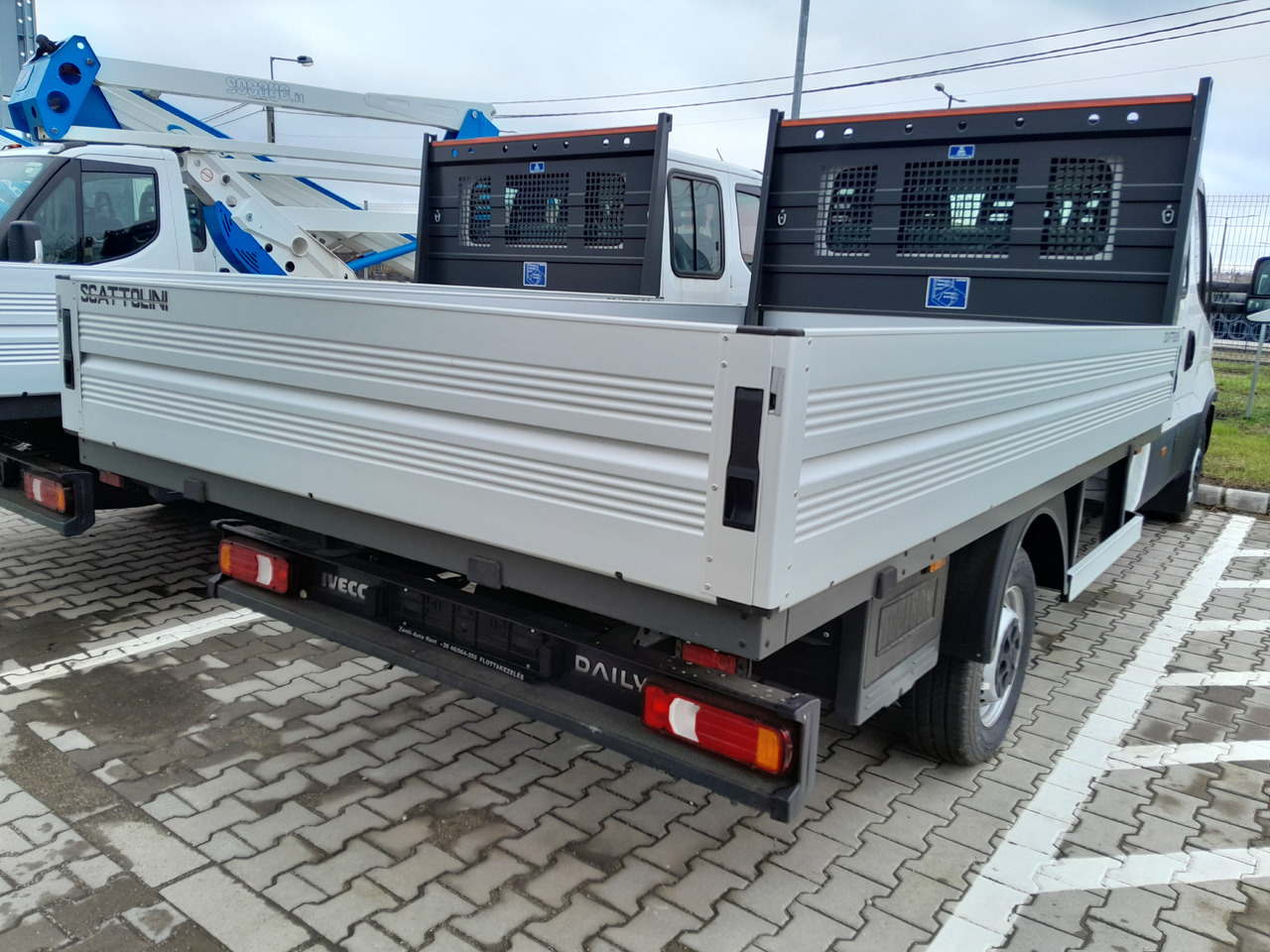 Iveco Daila 35 Daily C 18 H 3450 - Bestelwagen open laadbak: afbeelding 5 Iveco Daila 35 Daily C 18 H 3450 - Bestelwagen open laadbak: afbeelding 5
