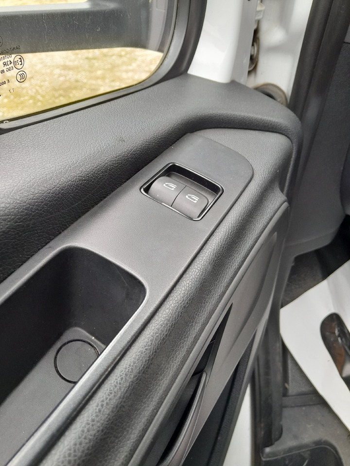 MERCEDES-BENZ Sprinter - Bestelwagen open laadbak: afbeelding 4 MERCEDES-BENZ Sprinter - Bestelwagen open laadbak: afbeelding 4