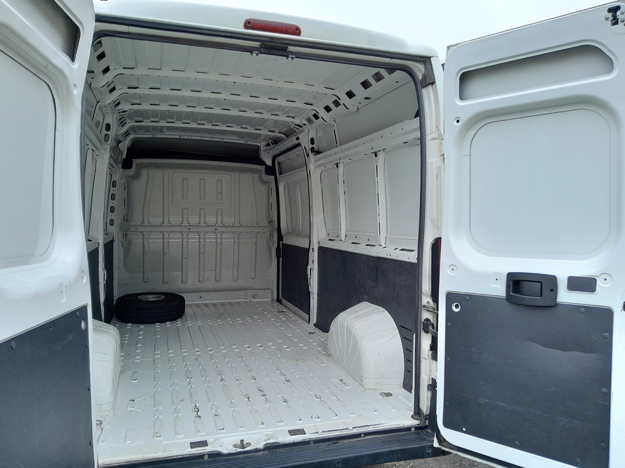 PEUGEOT BOXER 2.2 BlueHDI 350 FT L3H2 Pro - Bestelwagen gesloten laadbak: afbeelding 4 PEUGEOT BOXER 2.2 BlueHDI 350 FT L3H2 Pro - Bestelwagen gesloten laadbak: afbeelding 4