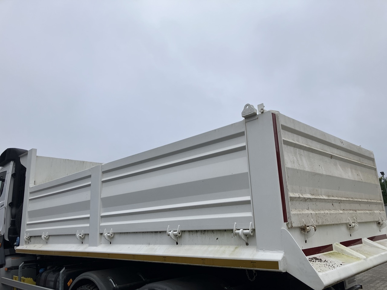 10m3 - Kipper laadbak: afbeelding 1 10m3 - Kipper laadbak: afbeelding 1