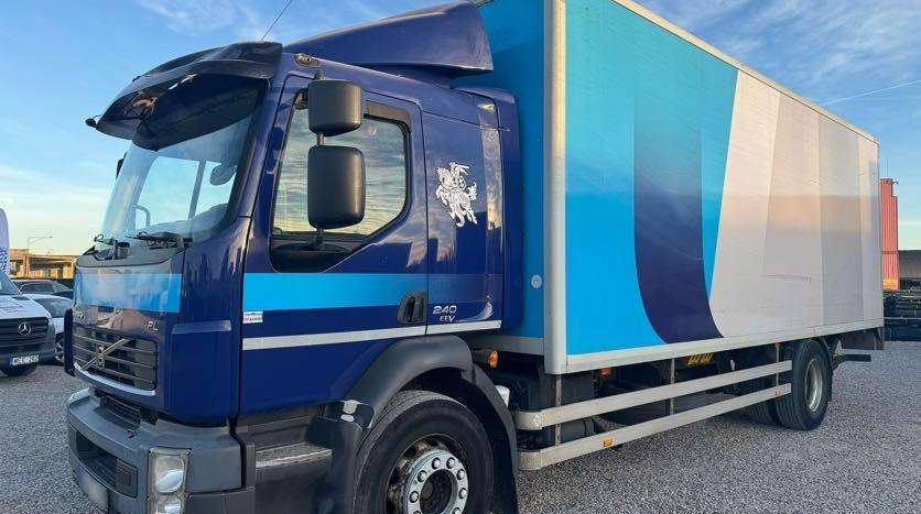 Volvo FL 240 - Koelwagen vrachtwagen: afbeelding 1 Volvo FL 240 - Koelwagen vrachtwagen: afbeelding 1