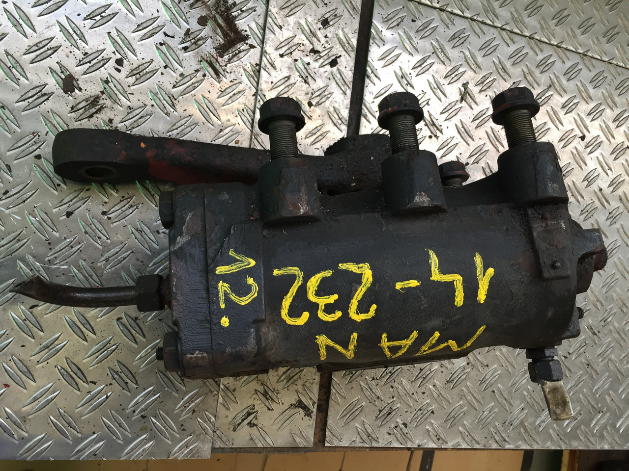 Stuurhuis voor Vrachtwagen Gebrauchtes Lenkgetriebe MAN F90, 14.232, Artikel - Nr.: 81.9999 - 9999: afbeelding 7 Stuurhuis voor Vrachtwagen Gebrauchtes Lenkgetriebe MAN F90, 14.232, Artikel - Nr.: 81.9999 - 9999: afbeelding 7