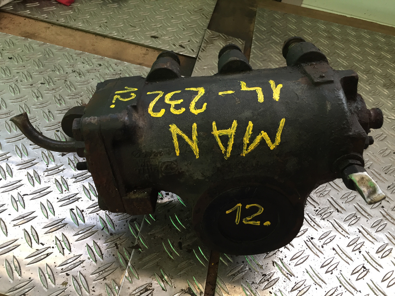 Gebrauchtes Lenkgetriebe MAN F90, 14.232, Artikel - Nr.: 81.9999 - 9999 - Stuurhuis voor Vrachtwagen: afbeelding 3 Gebrauchtes Lenkgetriebe MAN F90, 14.232, Artikel - Nr.: 81.9999 - 9999 - Stuurhuis voor Vrachtwagen: afbeelding 3