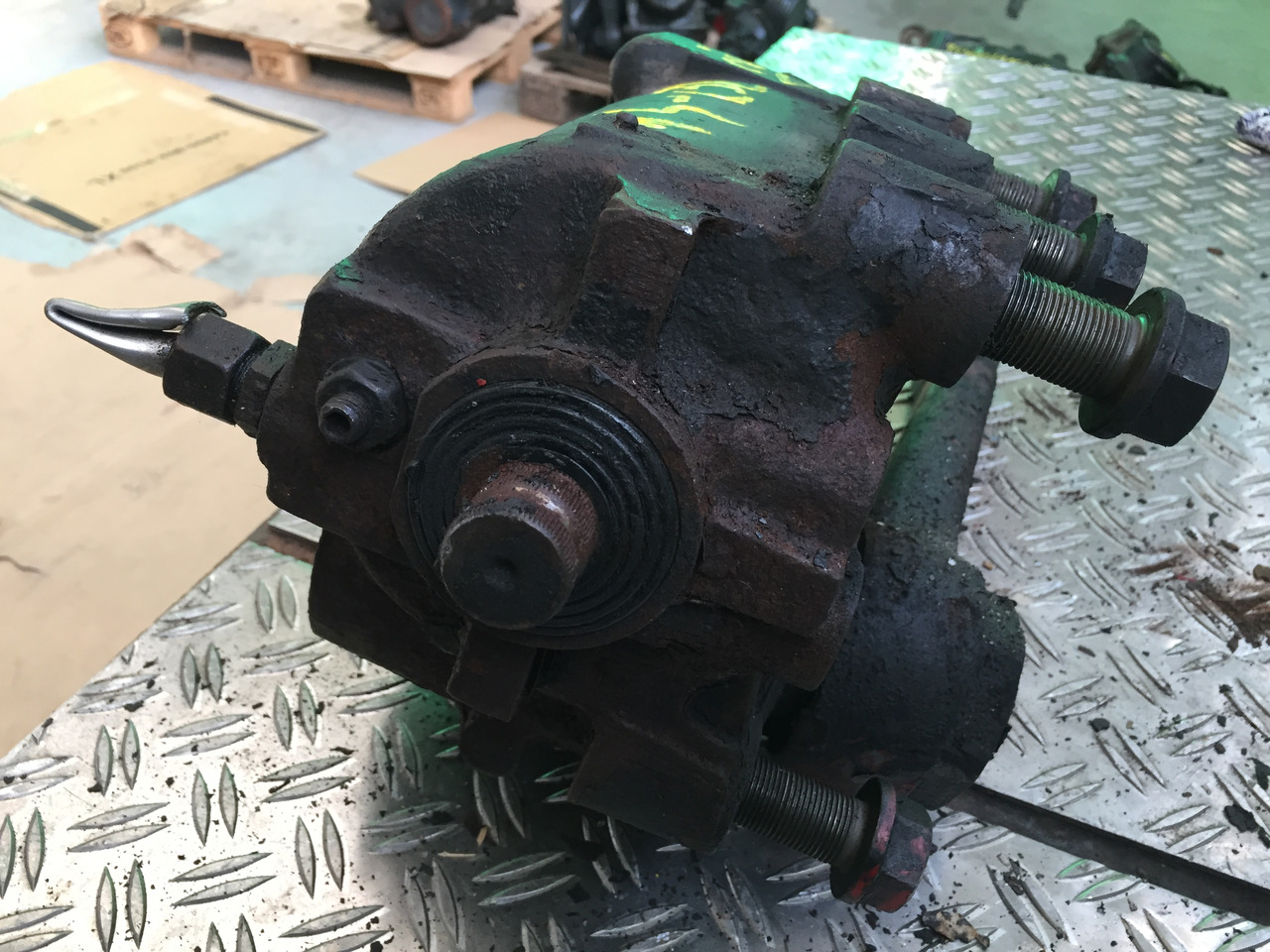 Gebrauchtes Lenkgetriebe MAN F90, 14.232, Artikel - Nr.: 81.9999 - 9999 - Stuurhuis voor Vrachtwagen: afbeelding 4 Gebrauchtes Lenkgetriebe MAN F90, 14.232, Artikel - Nr.: 81.9999 - 9999 - Stuurhuis voor Vrachtwagen: afbeelding 4